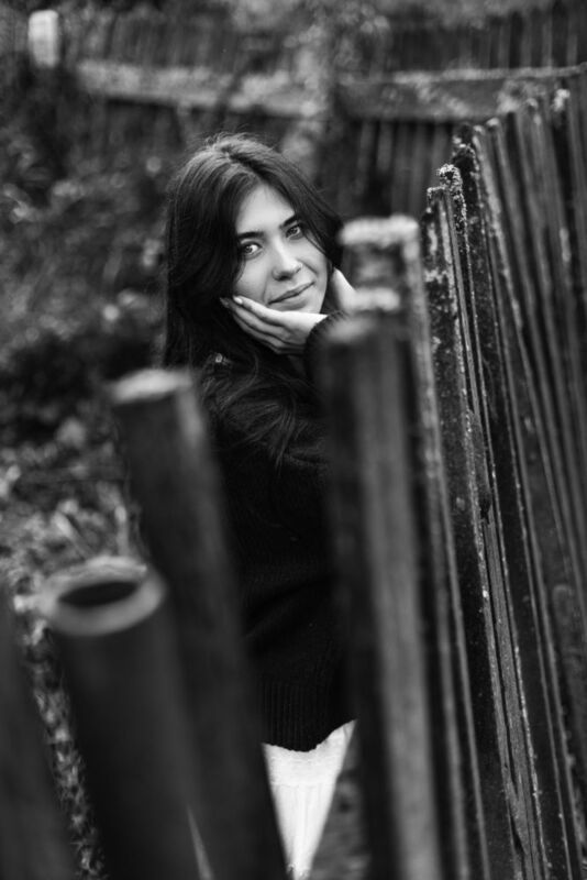 женский портрет на природе Родной край фото превью