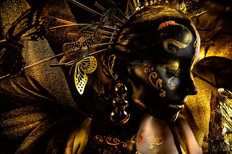 woman, portrait, conceptual, studio, bodyart All beauty has a dark sidephoto preview