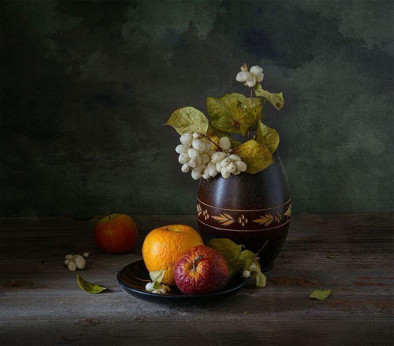 яблоки, блюдце, цветы, увядание photo preview