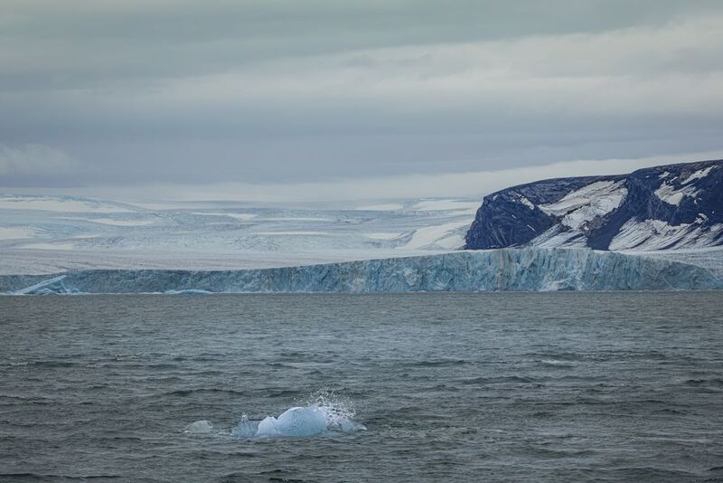 новая земля, остров северный, арктика Вдоль берегов Новой Землиphoto preview