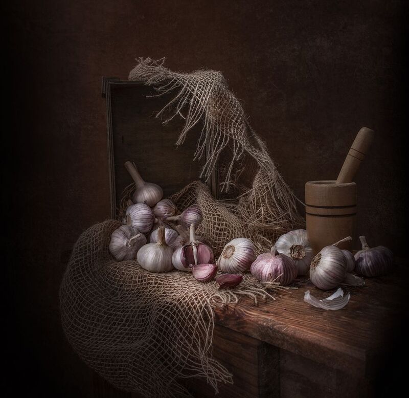 Still life, garlic, light, textures, shadow Garlicphoto preview
