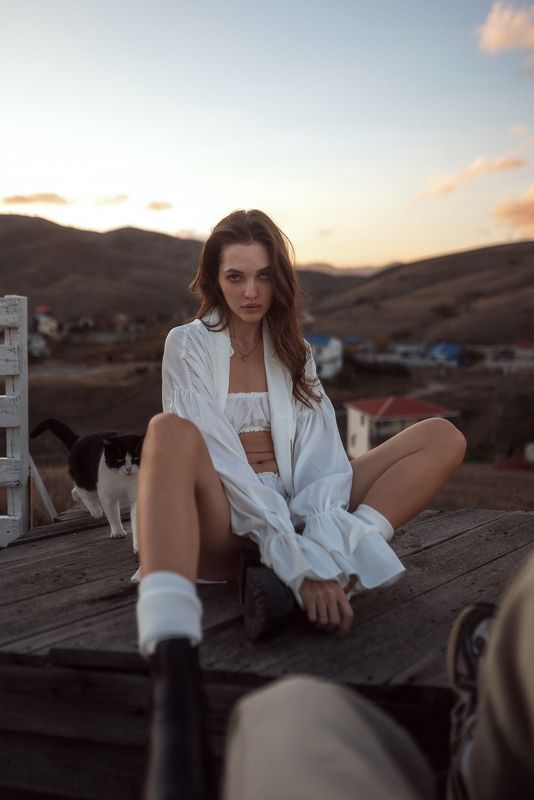 #artphotography #blackandwhitephoto  #naturalbeauty #moodyportrait #softlight Natashaphoto preview