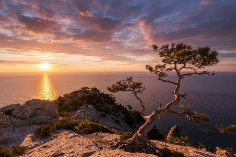 Рассвет на пике Космосphoto preview