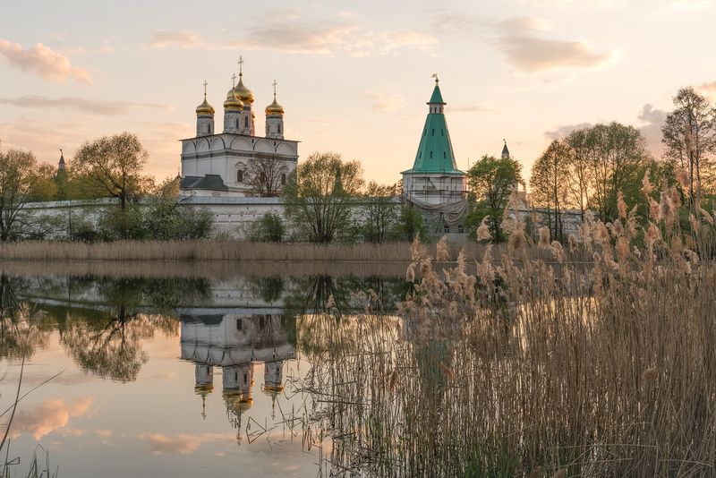 мужской монастырь . теряево Вечерело..... Теряево фото превью