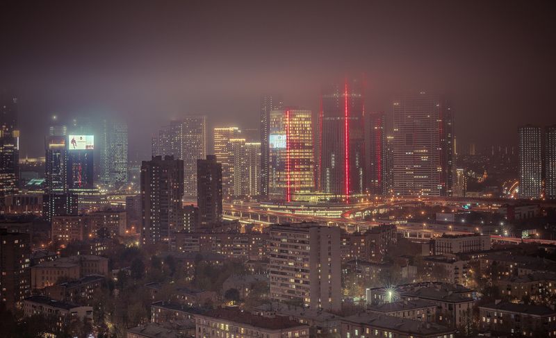 Город будущего в туманеphoto preview