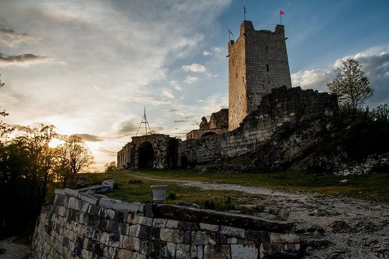 море абхазия горы небо пейзаж закат путешествия отдых история руины башня крепость  Анакопияphoto preview