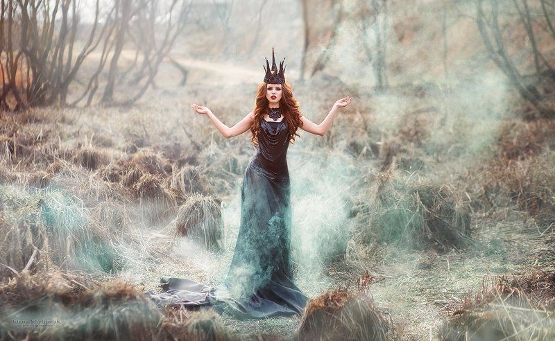 черный, дым. болото, темная королева, черная корона Dark Queenphoto preview