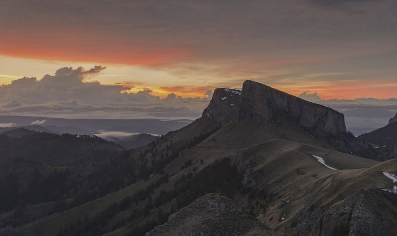 май, 2016, , тхачи, хребет, передовой, закат Часы на башне давно били полдень какого-то прошедшего дняphoto preview