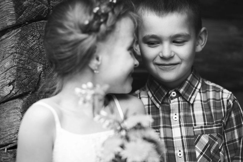 Дети, любовь, смех, улыбка, радость, пара, чб, лето, лес, деревня, жизнь, цветы,репортаж, собака, Kids, love, laugh, smile, joy, couple, summer, forest, village, life, flowers, dog Первая любовь.photo preview