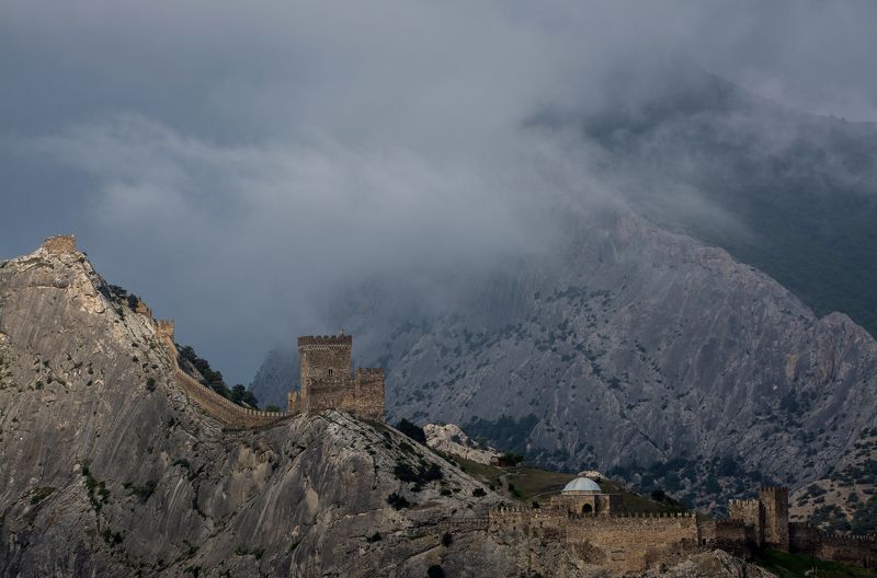 крым, май, судак, горы Генуэзская крепостьphoto preview