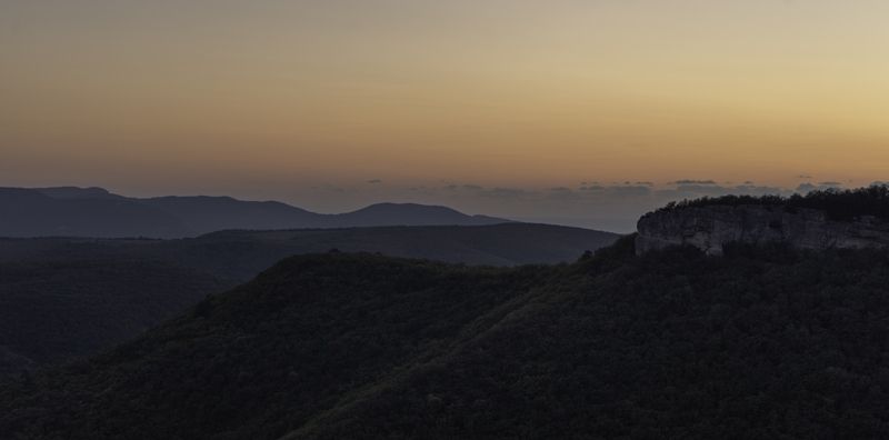 Россия, Крым, Бахчисарайский район, Мангуп-Кале, закат Крымский закатphoto preview