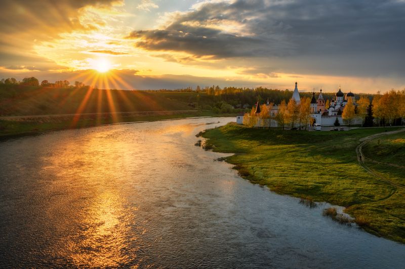 река, волга, старица, тверская область, россия, храм, церковь, православие, монастырь, осень, вечер, закат, облака Спокойствие и величиеphoto preview