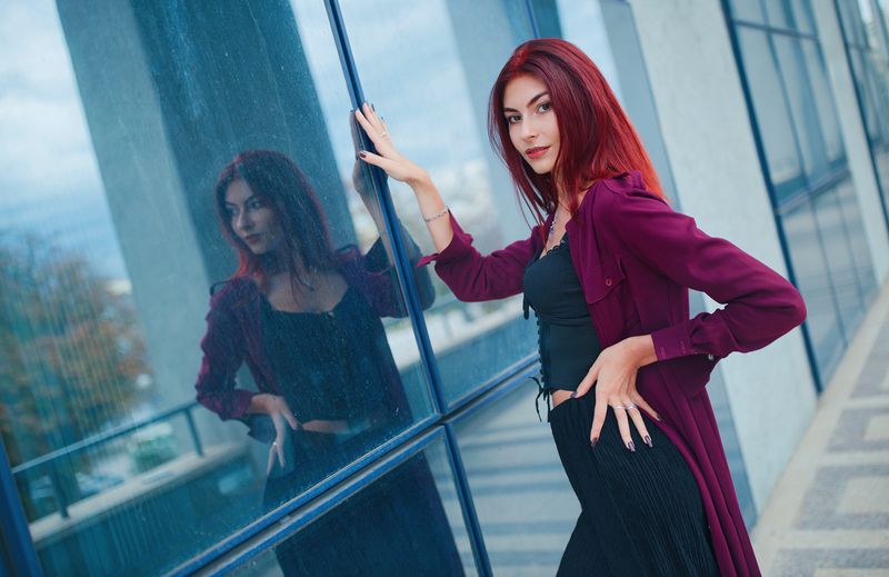 Red autumn leafphoto preview