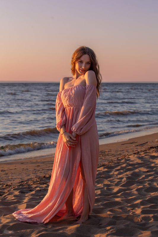 девушка, берег, закат, девушка в платье Девушка на закатеphoto preview