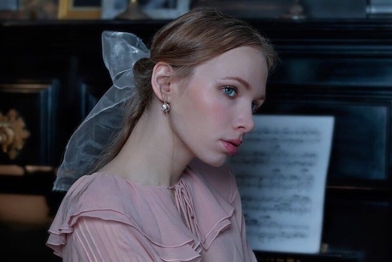 Красивая девушка, студия, портрет, образ Элеонораphoto preview