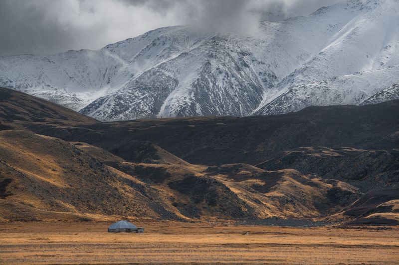 россия, горный алтай, аил, осень Аил под горойphoto preview