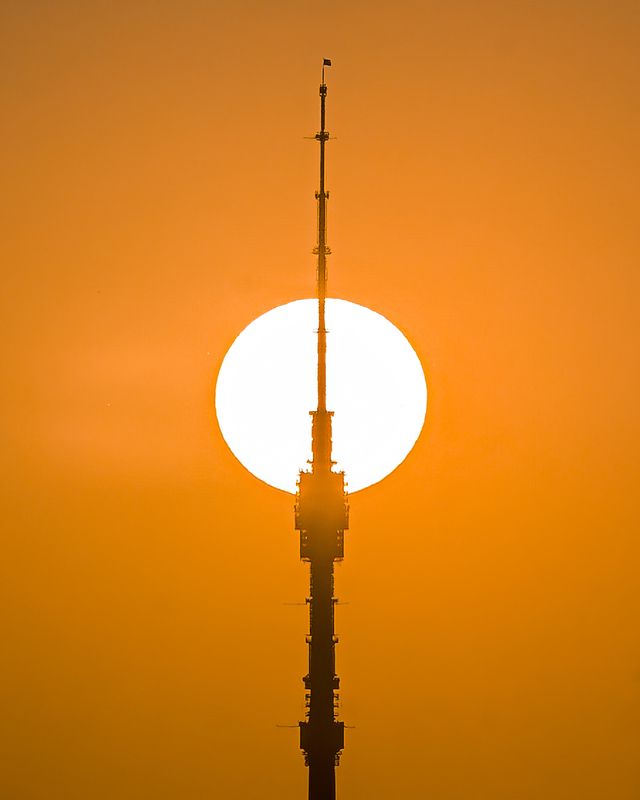 Останкинская телебашня и солнцеphoto preview