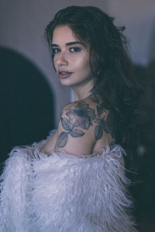 portrait, photography, beauty, tattoo, glamour, portraitgirl, inked, alternative beauty, fine art portrait, dreamy, ethereal, soft light, feathers, romantic portrait, artistic portrait, tattooed model, body art, contemporary portrait, fashion portrait, al Adyphoto preview