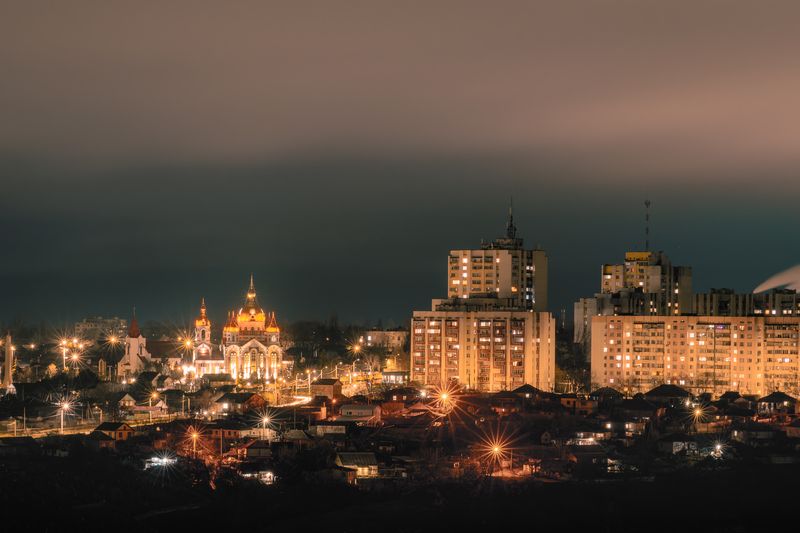ночной город, архитектура, православный храм, золотые купола, огни, фонари, тёплая атмосфера, ночное небо, night city, cityscape, church, lights, architecture, golden domes, domes, urban night, starry lights Сказочный вечер у золотых куполовphoto preview