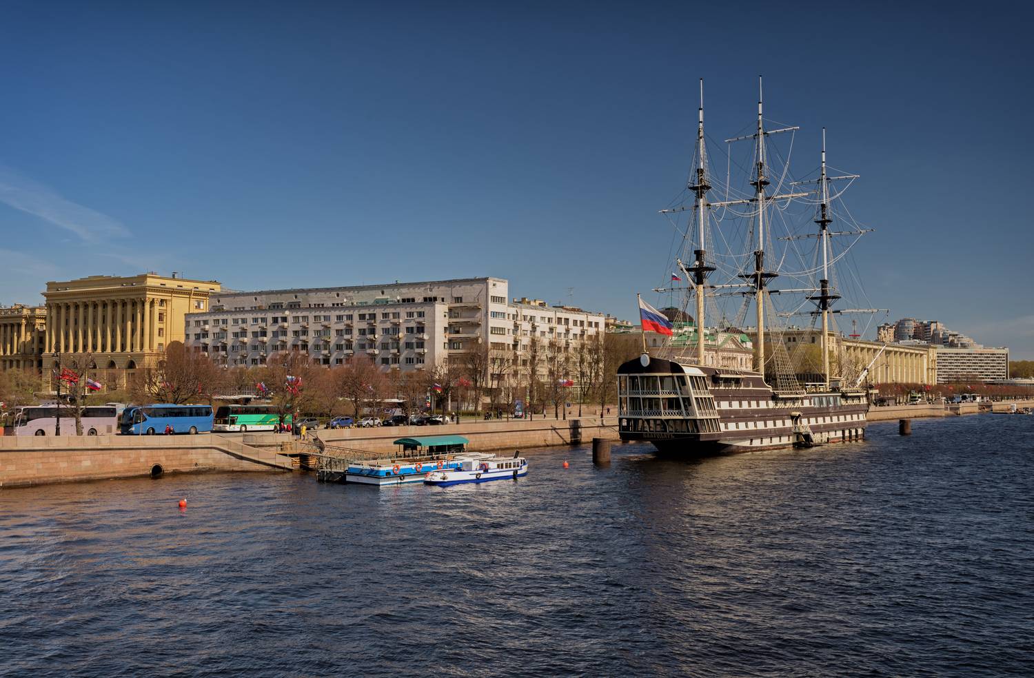 спб., петровская, наб., Тихонов Дмитрий