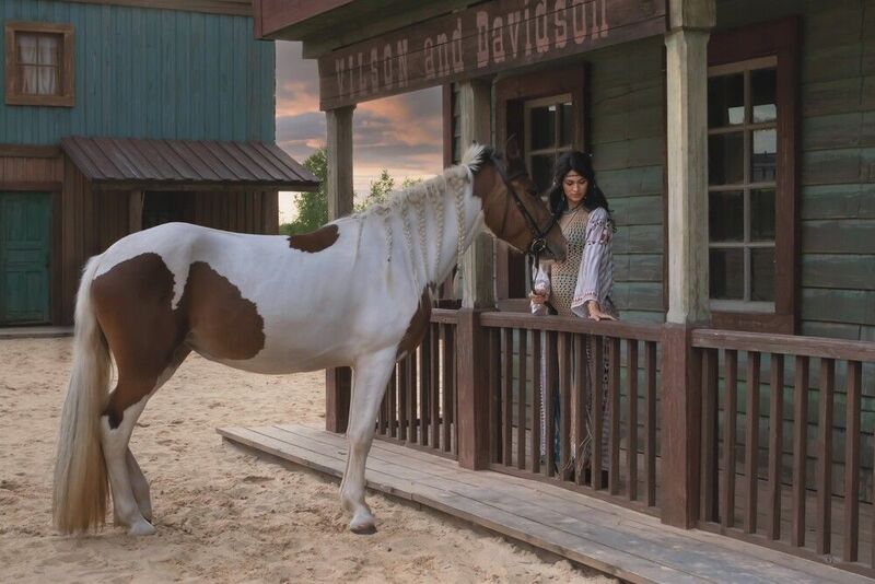 Девушка, вестерн, лошадь, деревянные постройки, ранчо Индейская сага фото превью