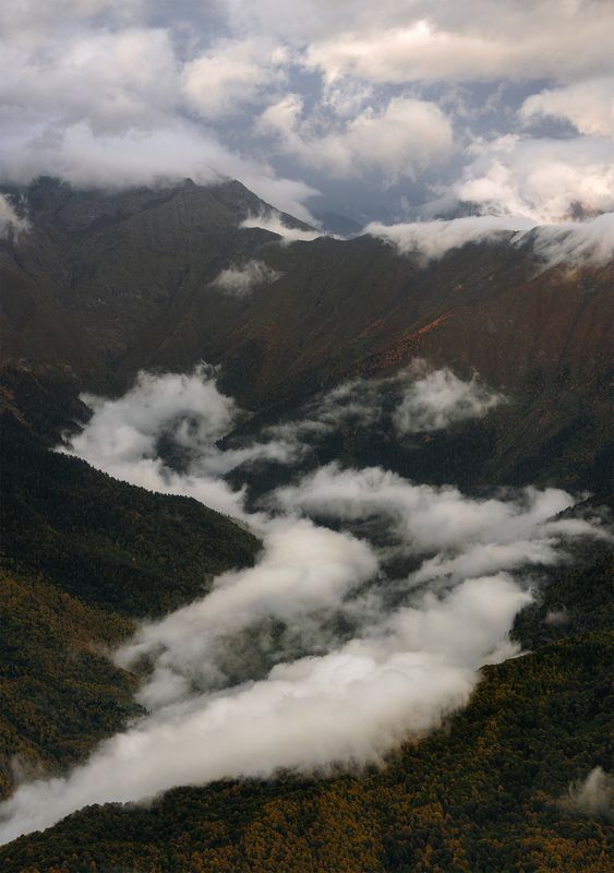 горы, облака, осень, красная поляна Над воздушной рекой фото превью
