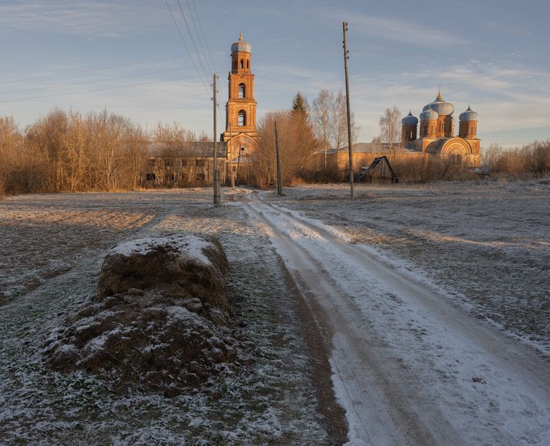 Холодное утро ноября в селе Порезphoto preview