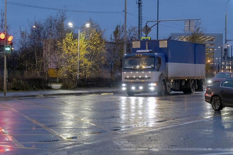 Николай любит свой автомобильphoto preview