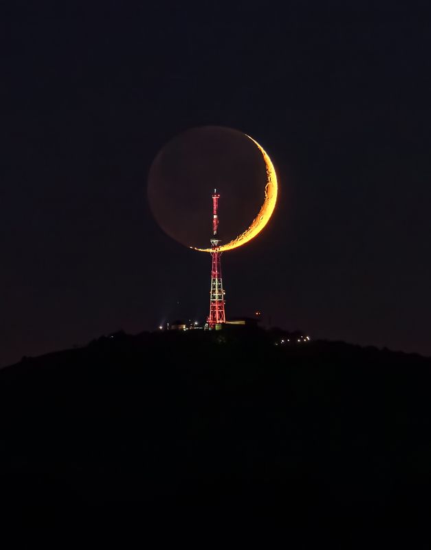 кавказ, горы, кавказские минеральные воды, пятигорск, гора, машук, солнце, закат, кмв, луна, месяц, moon, tower, tv tower, new moon Месяц и вышкаphoto preview