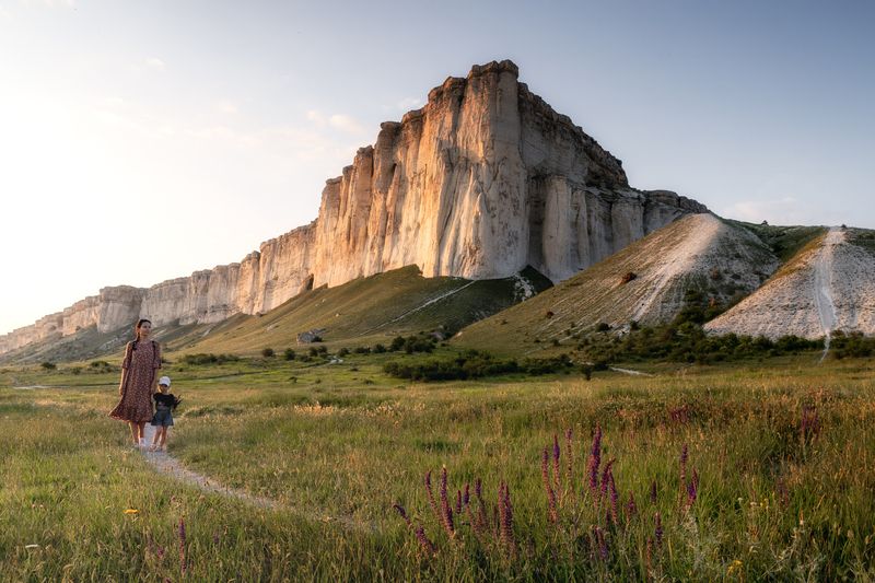 Белая скалаphoto preview