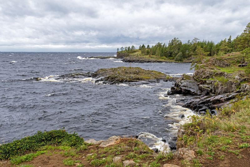 карелия. валаам. ладожское озеро. осень. шторм. Валаам осеньphoto preview