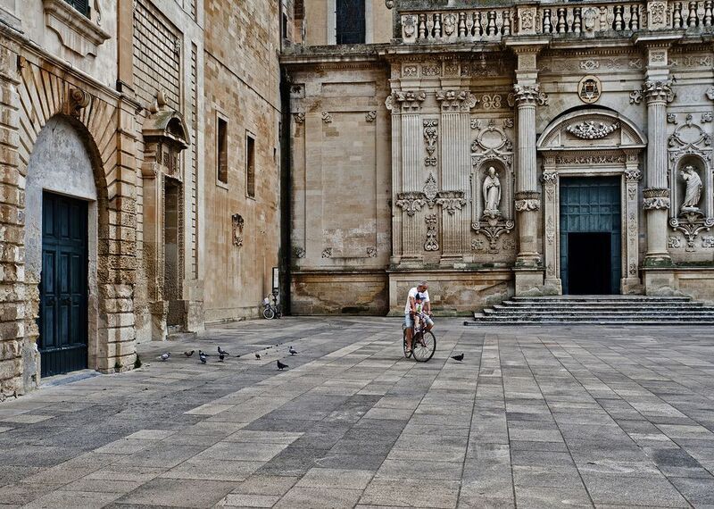 С дедом гоняем голубейphoto preview