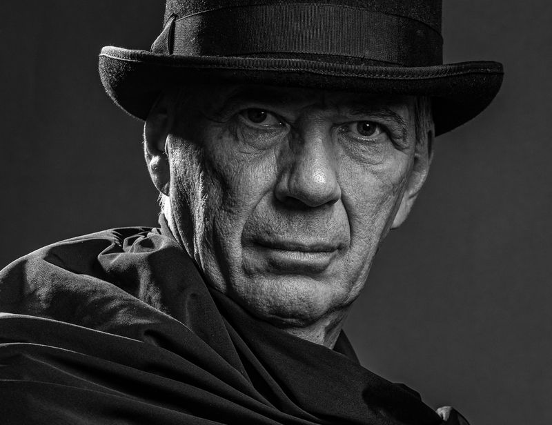 Англичанинphoto preview