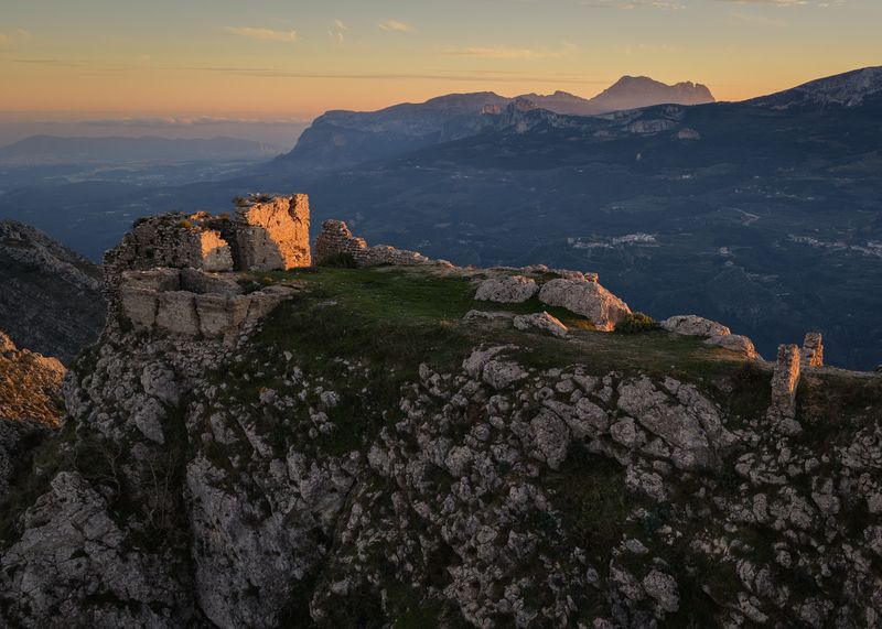 Последний страж горphoto preview