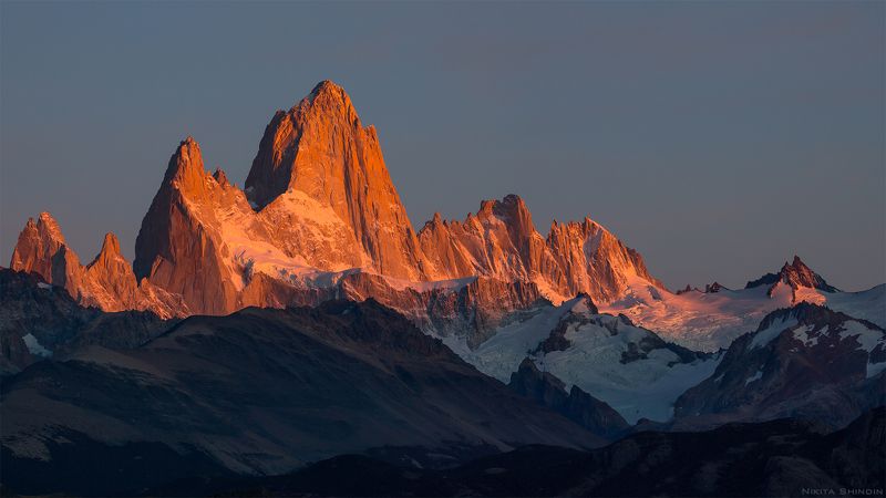 Алый Фицройphoto preview