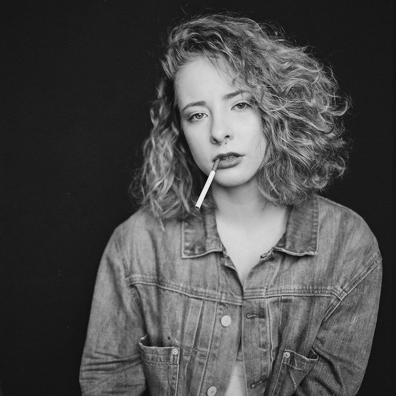 #Портрет,  #Девушка,  #Черно‑белое, #Плёнка, #Окно Zosiaphoto preview