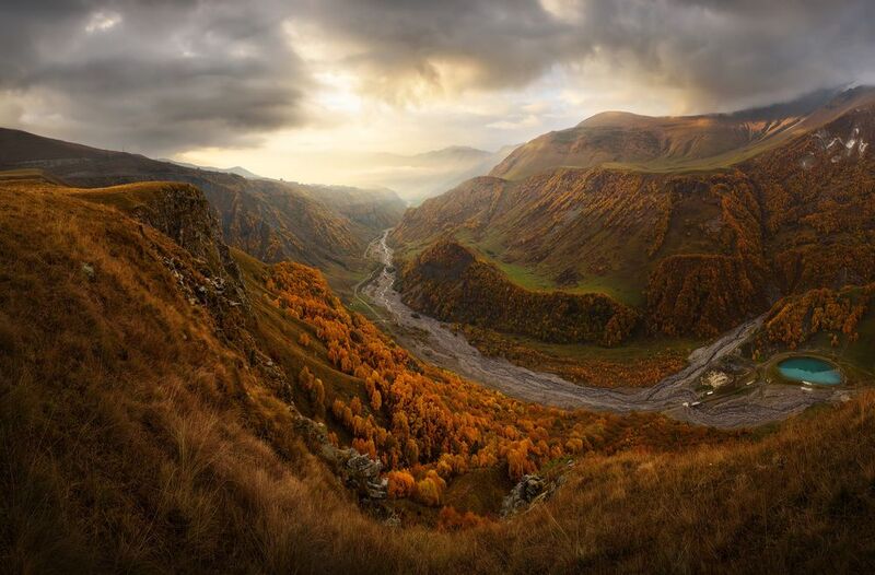 кавказ, горы, грузия, georgia, горный пейзаж, рассвет в горах, облака, горное озеро, крестовый перевал, ущелье, горная река, осень в горах Рассвет в долинеphoto preview