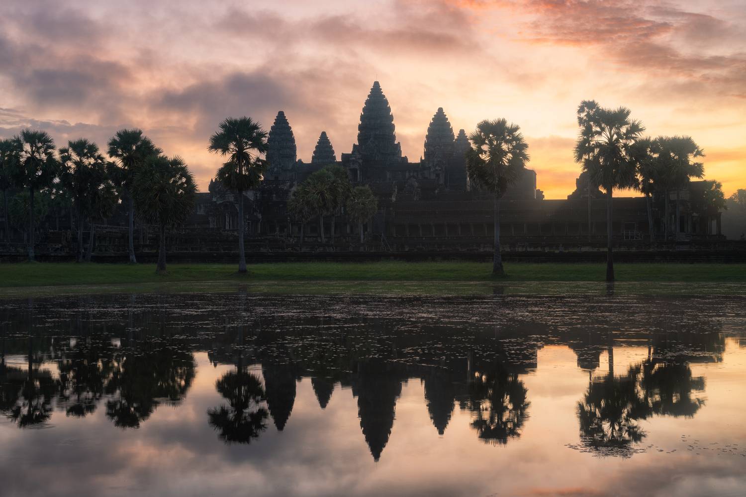 Ангкор Ват / Angkor Wat. Автор: Эрнест Вахеди камбоджа, азия, ангкор, ангкор ват, сием рип, храм, рассвет, cambodia, asia, angkor, angkor wat, siem reap, ruins, temple, sunrise, Эрнест Вахеди