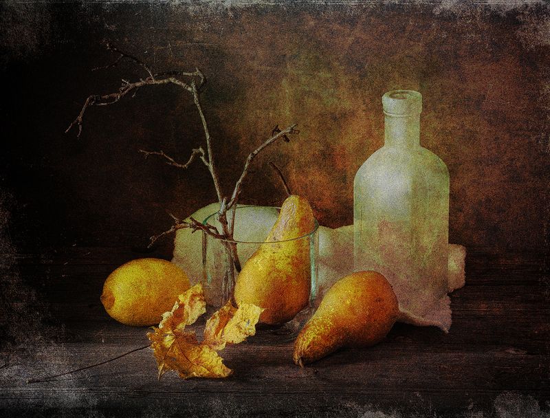 груши, лимон, стеклянная банка, ветки, кленовый лист photo preview