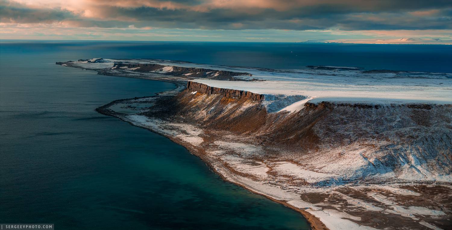 Остров Вильчека. Земля Франца-Иосифа | Vilchek Island, Franz Josef Land. Автор: Сергеев Кирилл земля франца-иосифа, баренцево море, арктика, север, северный ледовитый океан, архангельская область, айсберг, остров, природа, лёд, franz josef land, arctic, north, barents sea, iceberg, island, nature, ice, glacier, arctic ocean, Сергеев Кирилл