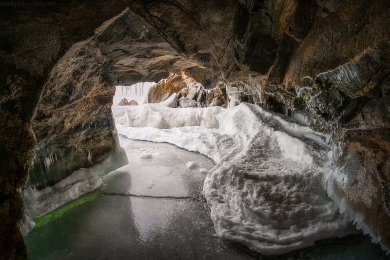 байкал, фототур, яковлевфототур Грот с видом на Шаманкуphoto preview