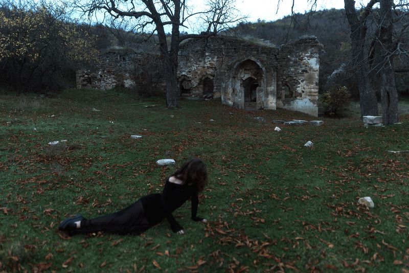 #girl #ruins #oldbuilding #grass #nature #blackdress #lingerie #outdoors #portrait #stones Rishaphoto preview
