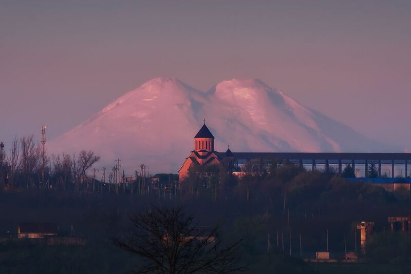 кавказ, кмв, кавказские минеральные воды, горы, георгиевск, храм, аац, рассвет, эльбрус Эльбрус и храм на рассветеphoto preview