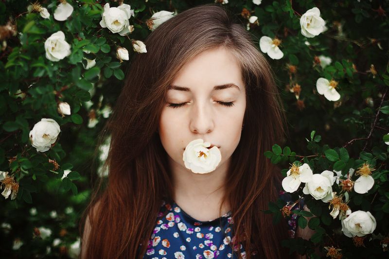 portrait портрет лес девушка модель весна розы photo preview