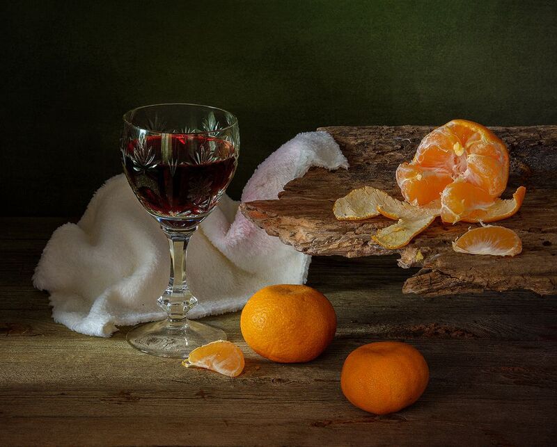 бокал, вино, мандарины, старая доска photo preview