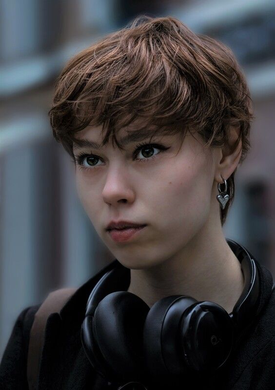 Девушка, портрет, город, наушники Катяphoto preview