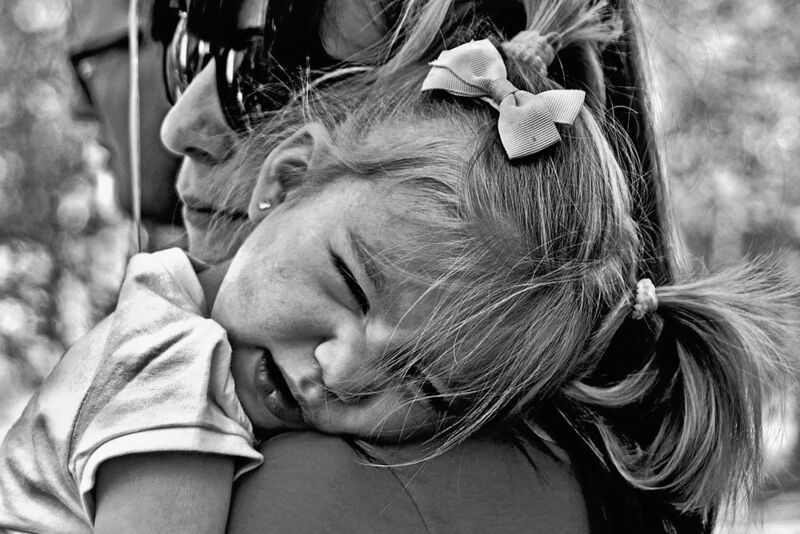 дети, девочка, чб, апатиты, глаза, руки Букет эмоций. 001. 2013 год фото превью