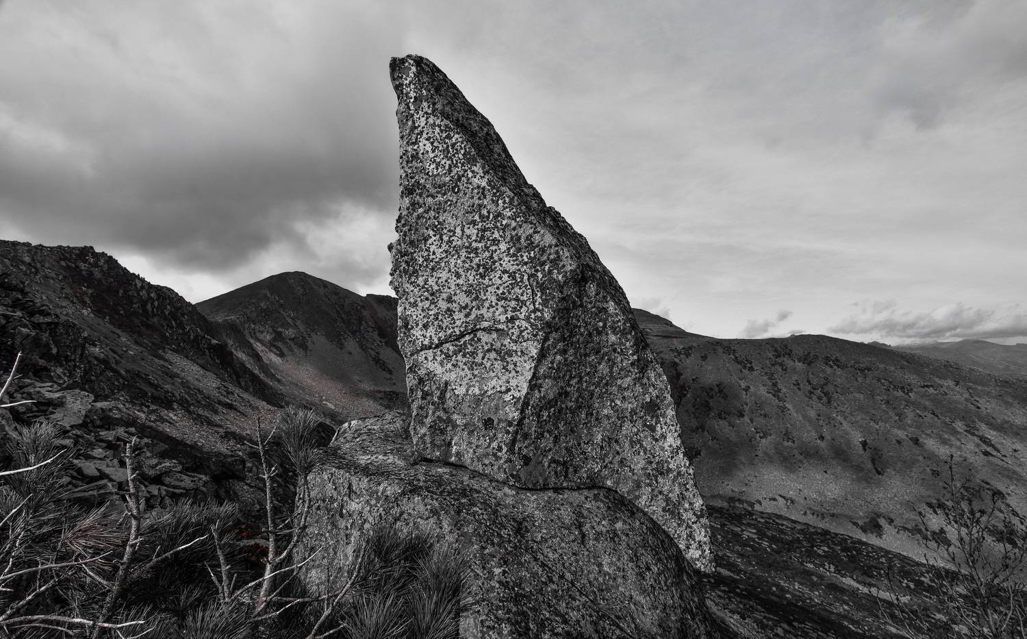 Горный камень. Автор: Холзаков Вячеслав хакасия, хребет тигер - тыш, осень, сентябрь, камень, горы, Холзаков Вячеслав