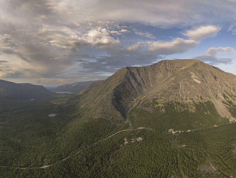 Вид на гору Рисчорр. Хибиныphoto preview