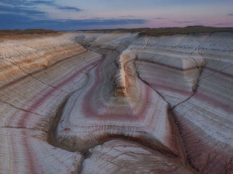 Казахстан Мангистау Мангышлак Кызылкуп урочище_Кызылкуп  Автопортрет в полный ростphoto preview